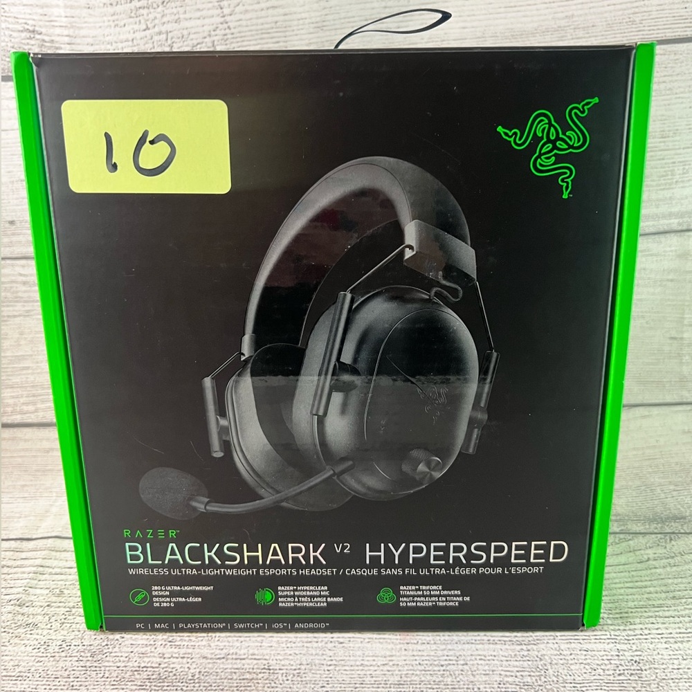 Razer BlackShark V2 HyperSpeed Gaming Headset with microphone - Picture 2 of 3